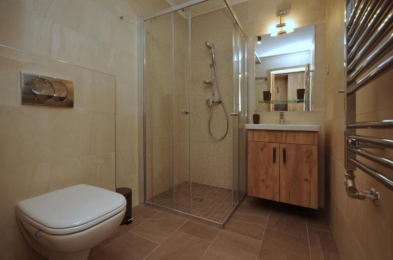 Almasy Apartmanhaz Дьюла Екстер'єр фото