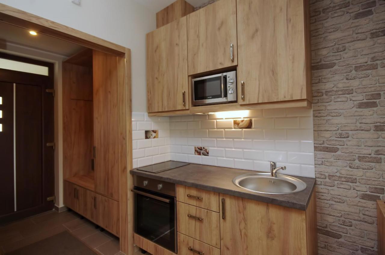 Almasy Apartmanhaz Дьюла Екстер'єр фото