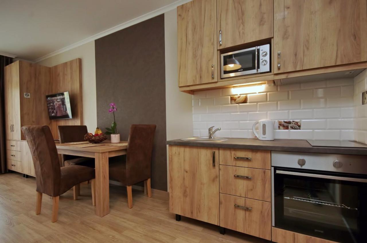 Almasy Apartmanhaz Дьюла Екстер'єр фото