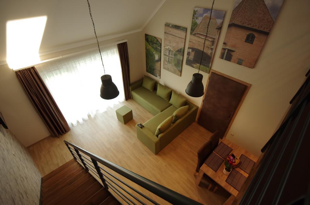 Almasy Apartmanhaz Дьюла Екстер'єр фото