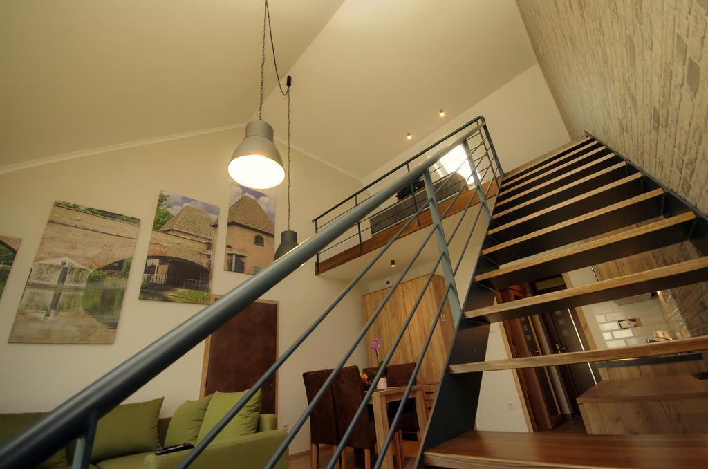 Almasy Apartmanhaz Дьюла Екстер'єр фото