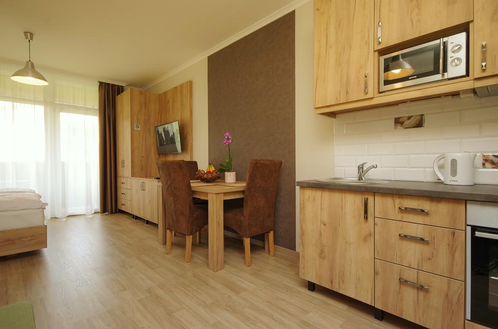 Almasy Apartmanhaz Дьюла Екстер'єр фото